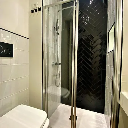 - La Casa Delle Meraviglie- Porta Romana Edition Milano